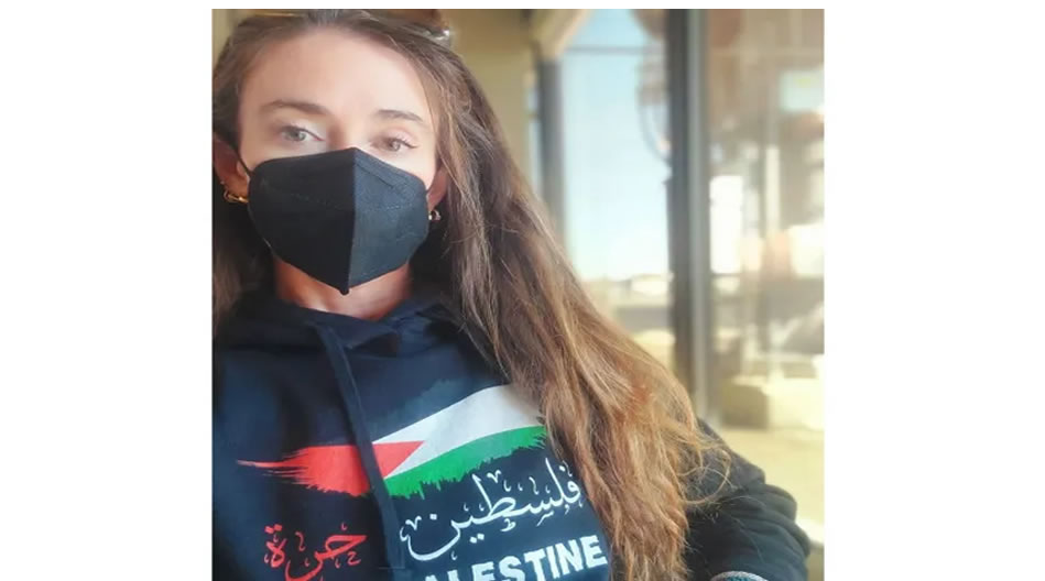 Özgür Filistin kapüşonlu sweatshirt ile dünya turu