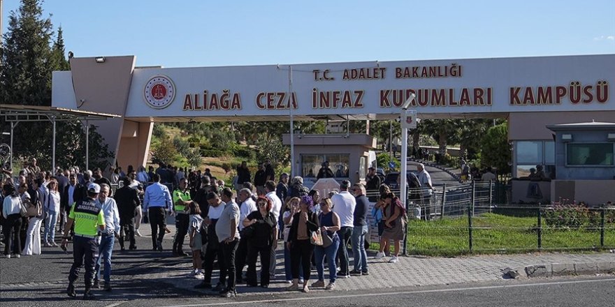 İzmir Büyükşehir Belediyesine yönelik "kooperatif" davasında ara karar