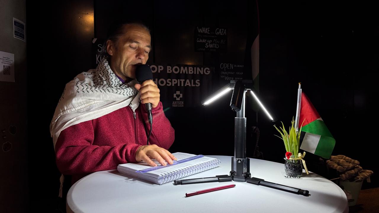 Hollanda’da 50 gün boyunca 24 saat Gazze’de katledilenlerin isimleri okundu