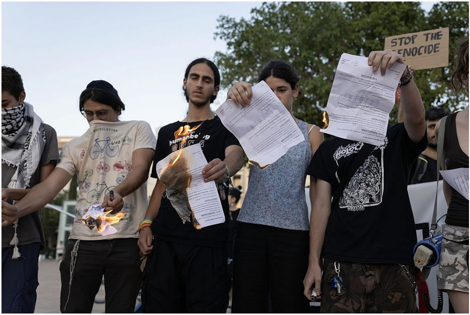 İsrail ordusuna katılmayı reddedenler, soykırımı protesto ederken sert tepkilere göğüs geriyor