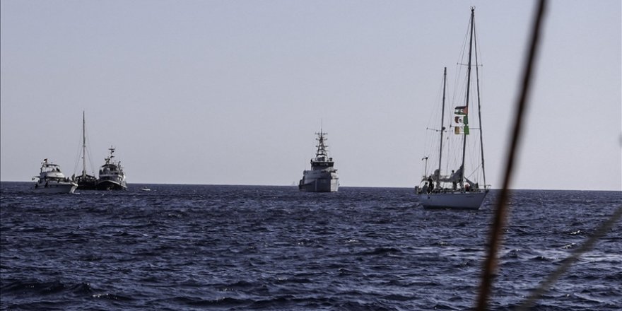 Sumud Filosu'nda su almaya başlayan teknenin yolcuları Türkiye tarafından tahliye edildi