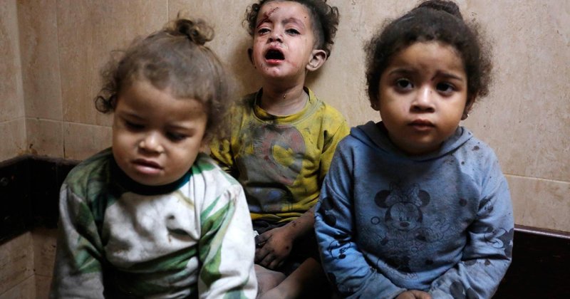 Ateşkes görüşmelerinin gölgesinde  Gazzeli çocuklar katlediliyor
