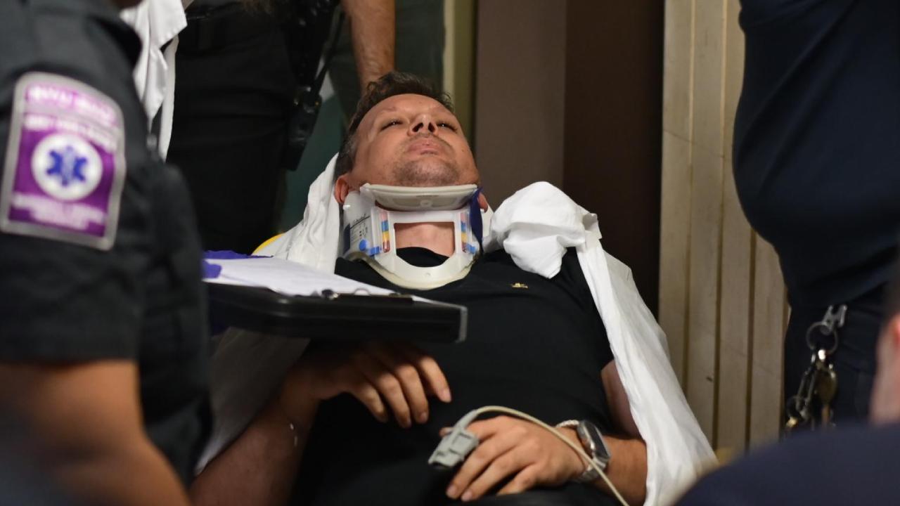 ABD'de ICE'nin sert müdahalesi sonucu kafasını yere çarpan AA başkameramanı hastaneye kaldırıldı