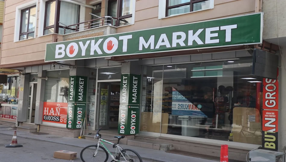 İşlettiği marketi 'Boykot Market'e çevirdi!