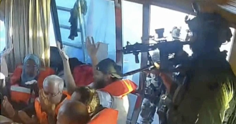 Siyonistler insanlıkla savaşıyor