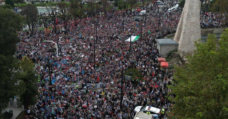 Aksa Tufanı'nın yıl dönümünde on binlerce kişi Gazze için yürüdü: Gazze Hamas'tır!