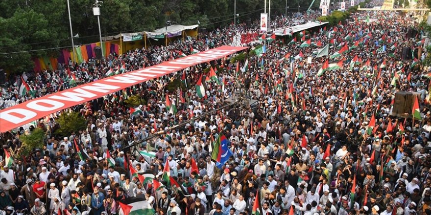 Pakistan'ın Karaçi kentinde binlerce kişi, soykırımcı İsrail’i protesto etti