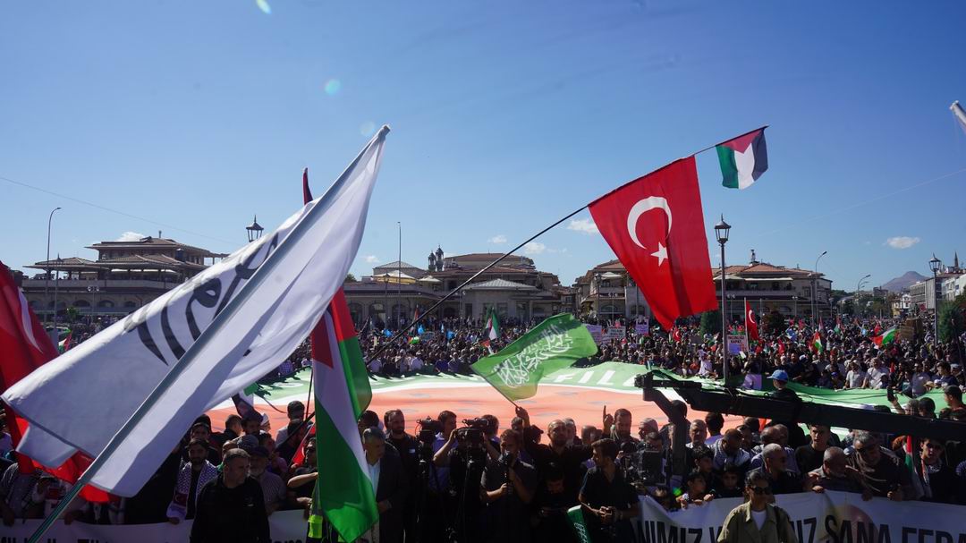 Konya'da Gazze için kararlılık yürüyüşü