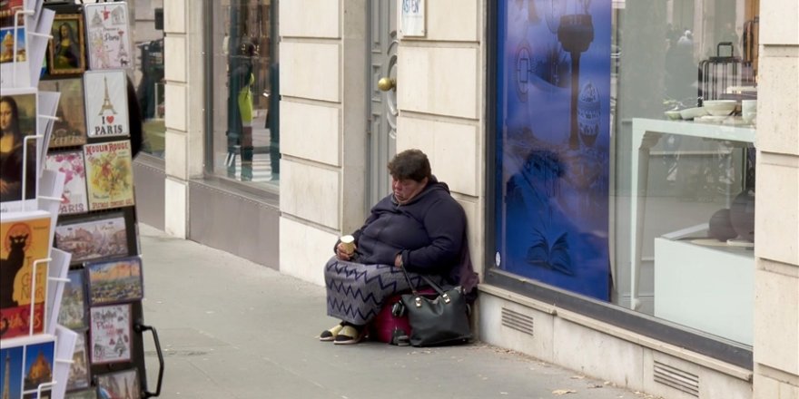 Fransa'da evsizlerin sayısı 350 bine ulaştı