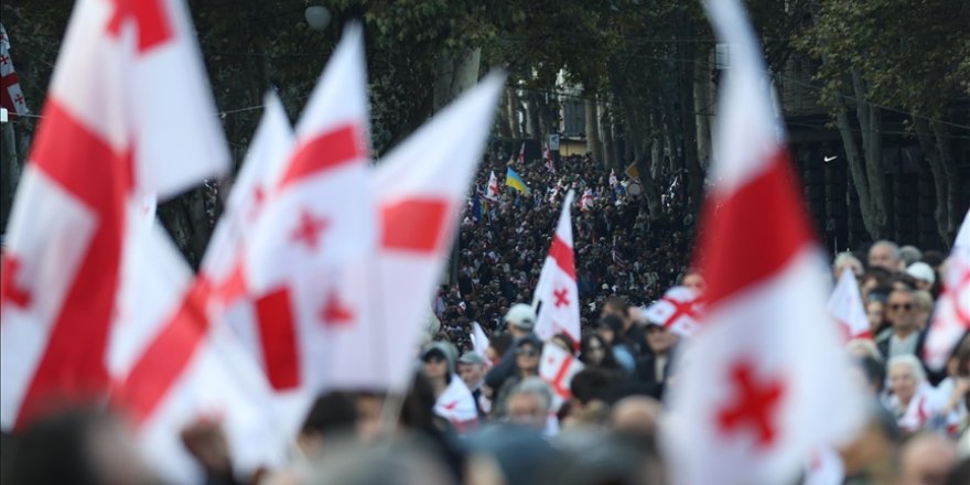 Gürcistan'da seçim boykotu: Halk hala neden sokaklarda?
