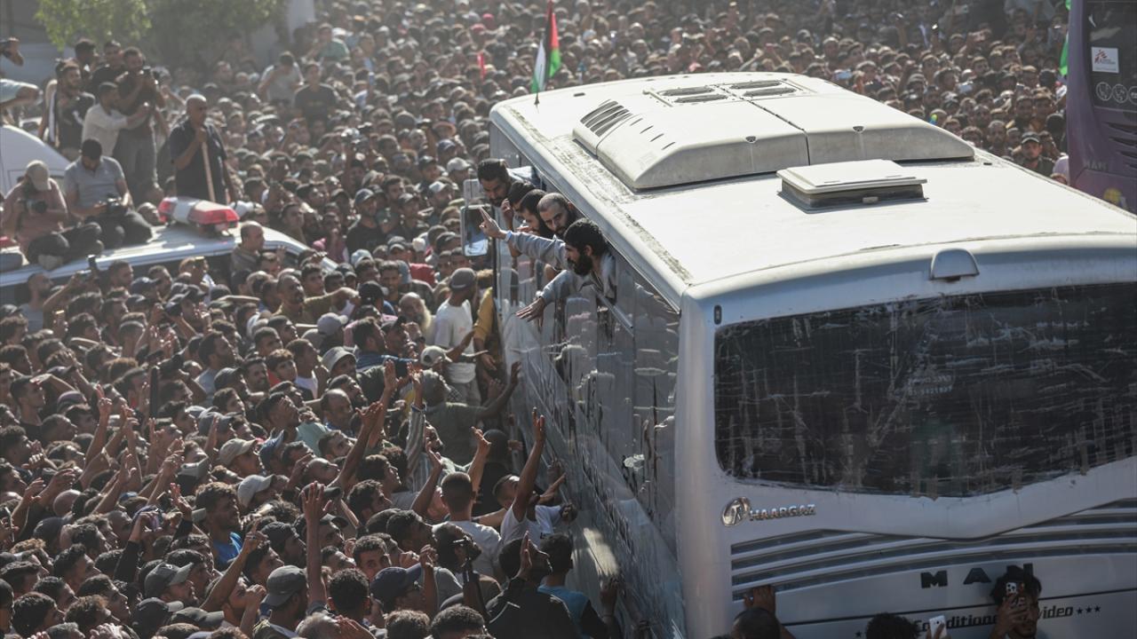 Hamas: Filistinli esirler her zaman önceliğimizdir