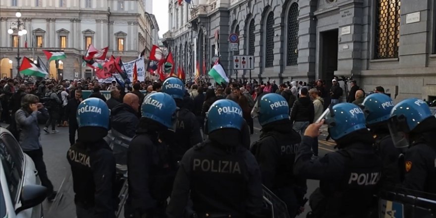 Milano ile Tel Aviv arasındaki kardeş şehir protokolünün iptali için gösteri düzenlendi