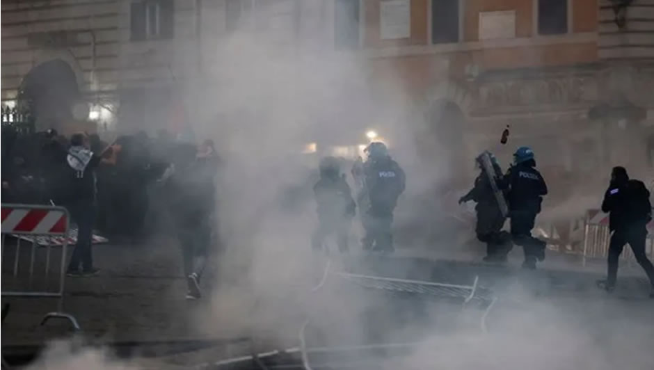 İtalya'da soykırımcılara karşı öfke patlaması