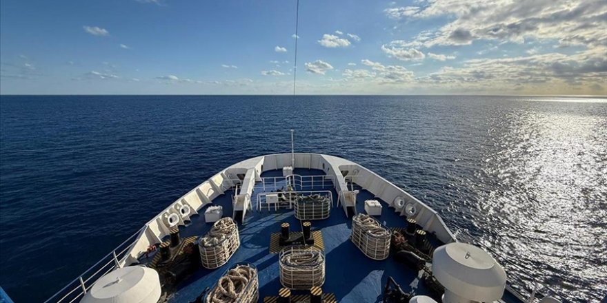 Türkiye'nin Gazze'ye umut taşıyan 17."İyilik Gemisi" El-Ariş Limanı'na yaklaştı