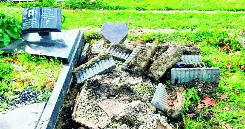 Almanya’da Müslüman mezarlığı tahrip edildi