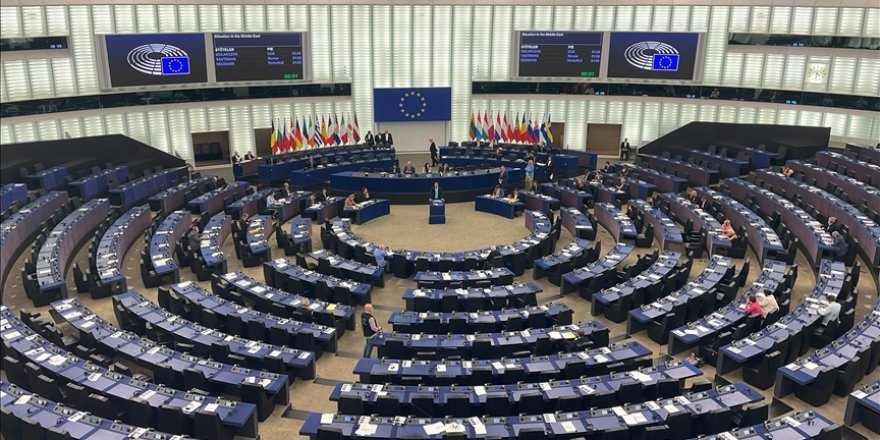 AP üyeleri AB'yi İsrail'e karşı yaptırımlardan vazgeçmemeye, savaş suçları için hesap sormaya çağırdı