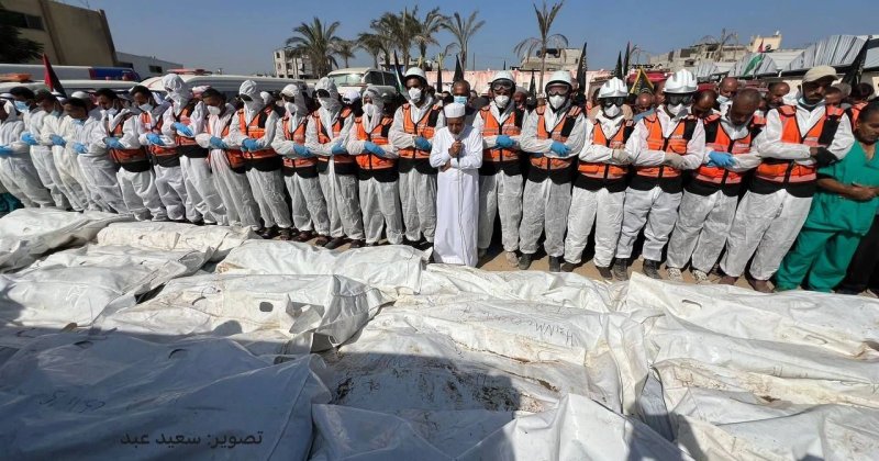 Gazze'de kimliği belirlenemeyen 54 şehit işkence izleriyle defnedildi