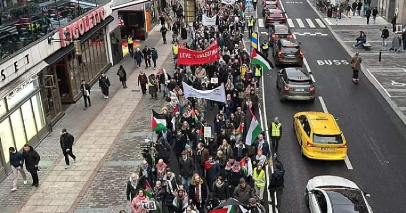 Stockholm’de Binler İsrail’in zulmüne karşı yürüdü: ‘Sonsuza kadar Filistin’