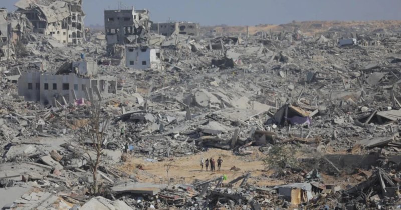 Siyonist savunma bakanı Katz, Gazze’de kontrol bölgelerinde yıkıma devam talimatı verdi