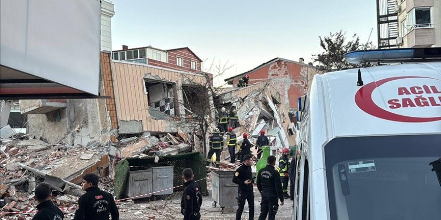 Kocaeli'de 7 katlı bina çöktü