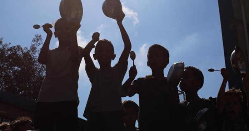 Abluka nedeniyle UNRWA depolarında Gazze'ye aylarca yetecek gıda bekliyor