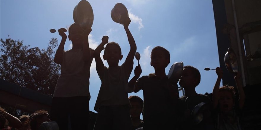 İsrail'in engellemesi nedeniyle UNRWA depolarında Gazze'ye aylarca yetecek gıda bekliyor