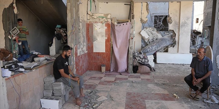 Patlamaya hazır bombalı evde yaşamaktan başka çareleri yok