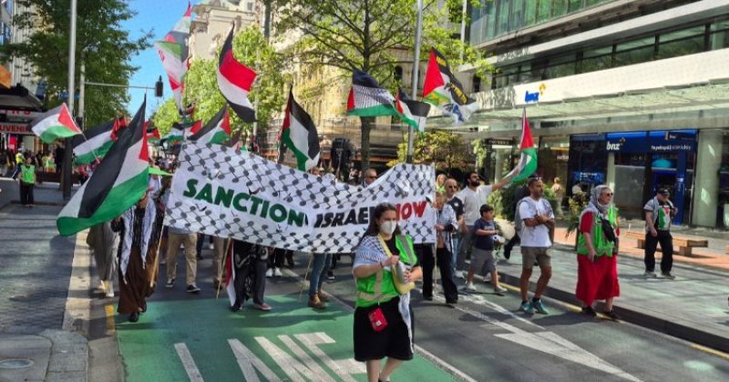 Yeni Zelanda’da Filistin’le dayanışma yürüyüşü: “Hükümet İsrail’i cezalandırmalı”