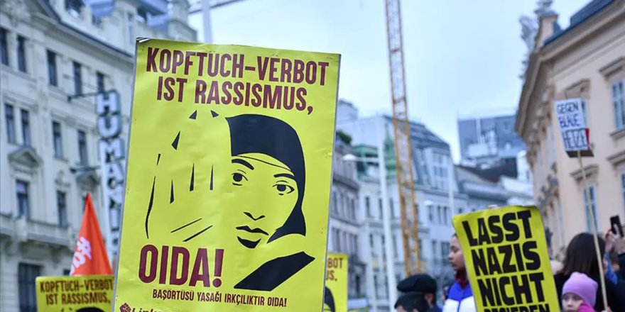 Avusturya'da başörtüsü yasağı: Resmî tanımadan İslâmofobik politikalara