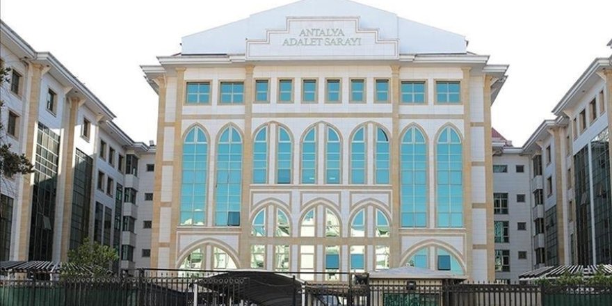 Antalya Büyükşehir Belediyesine yönelik soruşturmada gözaltına alınan 8 şüpheliden 2'si tutuklandı