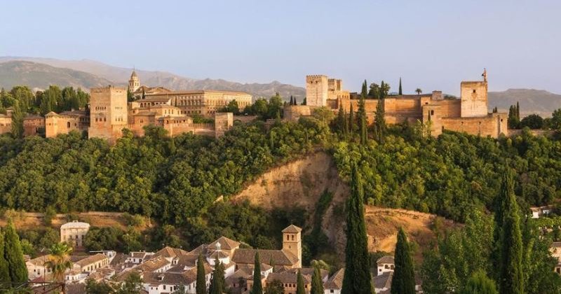 Kalplerin, idrak ve değerlerin ölümü üzerine bir ‘Endülüs ağıtı'/ mersiyesi'nin anlattıkları...