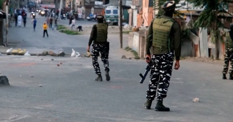 Hint rejimi Keşmir'de Cemaat-i İslami'ye operasyon düzenledi