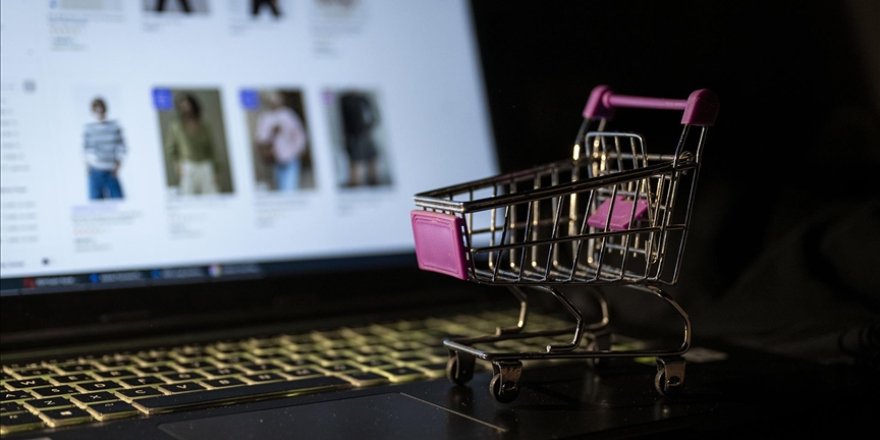 "Black Friday"den Efsane Cuma'ya tüketim çılgınlığı