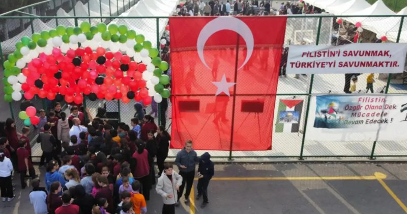 İlkokulda düzenlenen Gazze kermesinde 5 saatte 400 bin lira toplandı