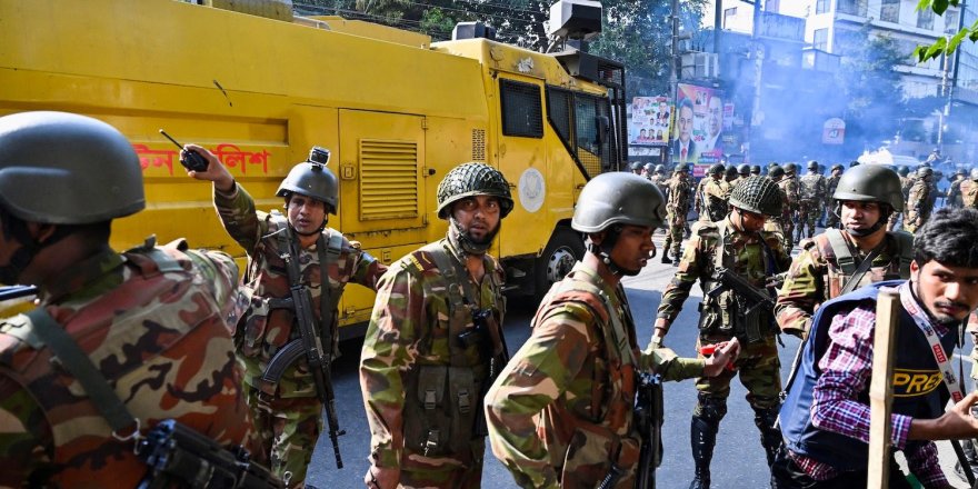 Bangladeş sokakları Hasinagillerden arınıyor