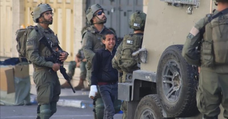 İşgal çetesi Batı Şeria'da son iki yılda 1630 çocuğu gözaltına aldı