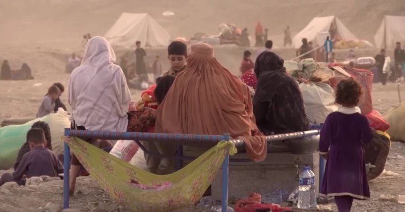 Türkiye, İran ve Pakistan 1 ayda 284 bin Afganı sınır dışı etti