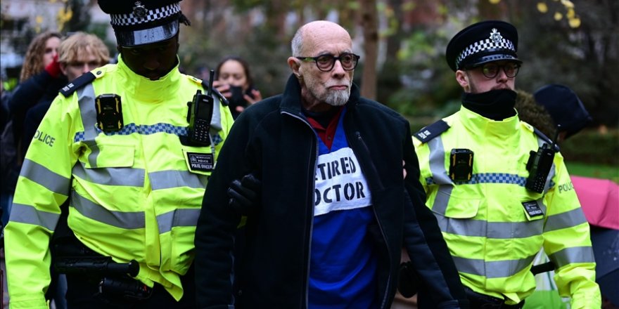 Londra'da yasaklı Palestine Action grubuna destek eyleminde en az 90 kişi gözaltına alındı