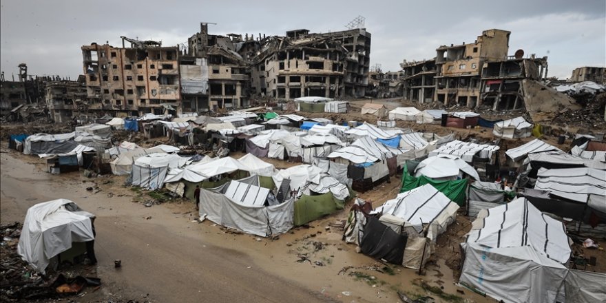Gazze'de yaşama uygun olmayan çadırların yerine prefabrik ev talebi