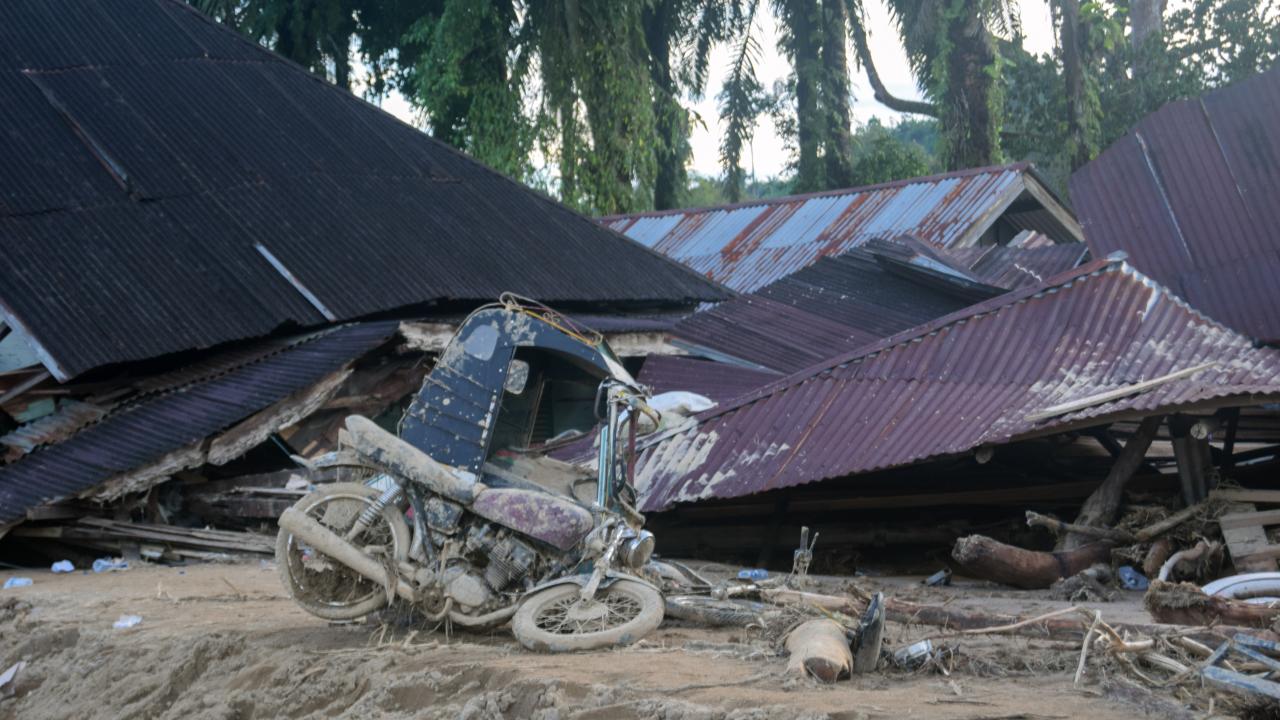 Endonezya'da şiddetli yağışların yol açtığı afetlerde ölenlerin sayısı 604'e yükseldi
