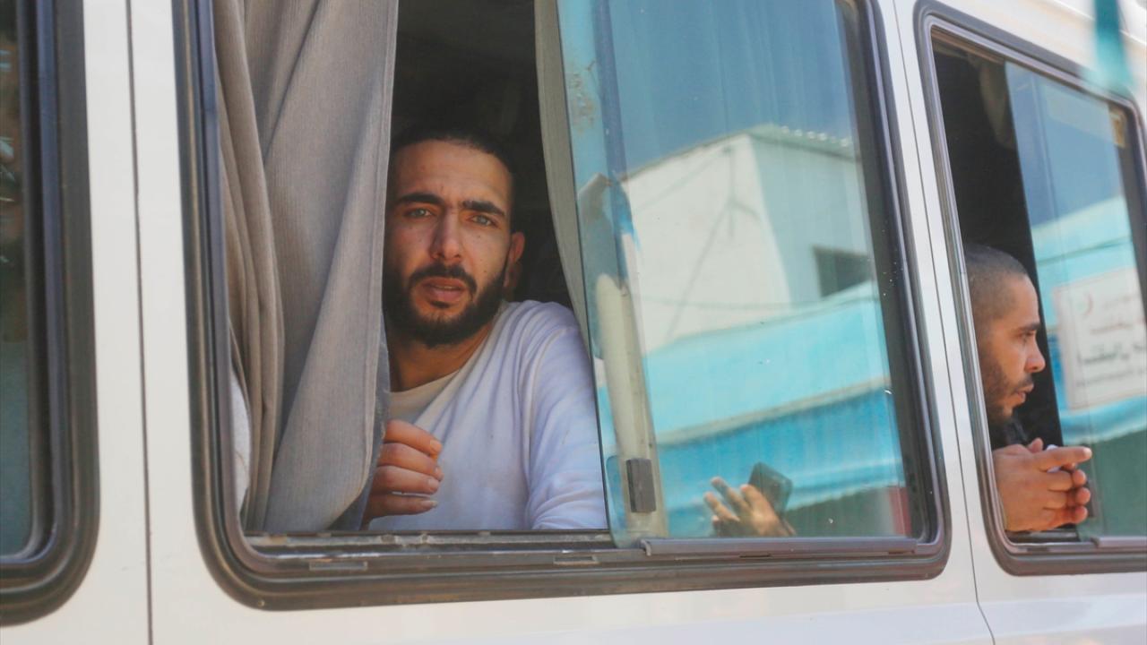 Acil tıbbi bakım için Avrupa'ya gidecek 117 Filistinli Gazze'den tahliye edildi