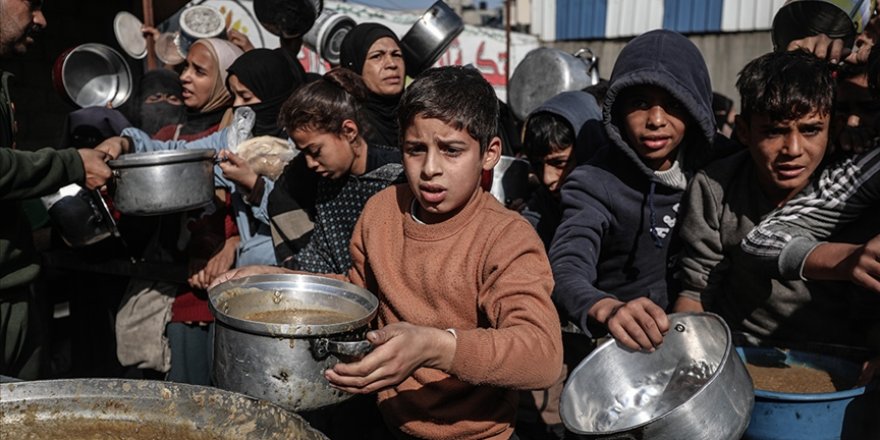 AB Komisyonu: Gazze'ye yardım damla damla değil, sel gibi akmalı