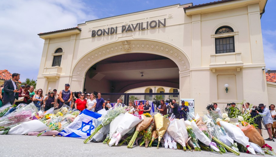 Bondi Plajı saldırısı: Medya, Filistin yanlısı protestoları karalarken bir müslümanı nasıl silip süpürüyor?