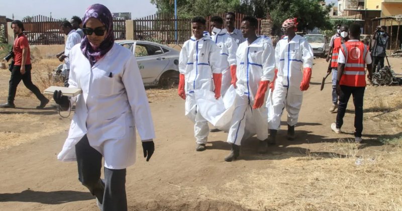 Hartum'da 15 bin naaş resmi mezarlıklara taşındı