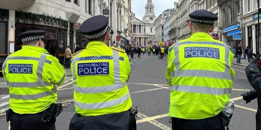 Londra'da, 4 kişi "intifada" çağrısında bulunan slogan attıkları iddiasıyla gözaltına alındı