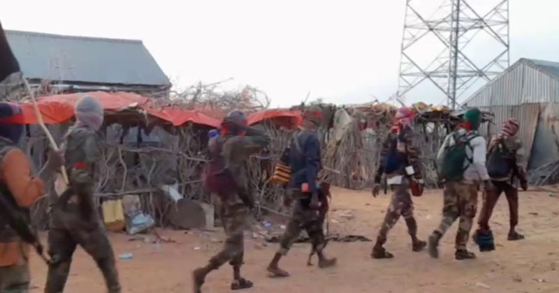 Somali'de bir yerleşim yeri daha Eş Şebab'ın eline geçti