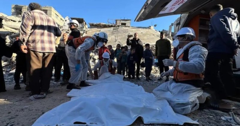 Gazze'de enkazdan 14 şehidin cenazesi çıkarıldı