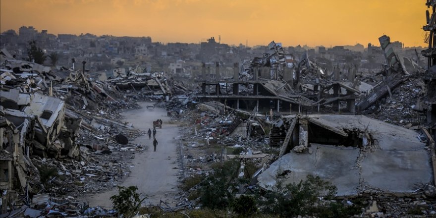 Soykırımcı İsrail ateşkese rağmen Gazze Şeridi'nin çeşitli bölgelerine saldırılar düzenledi