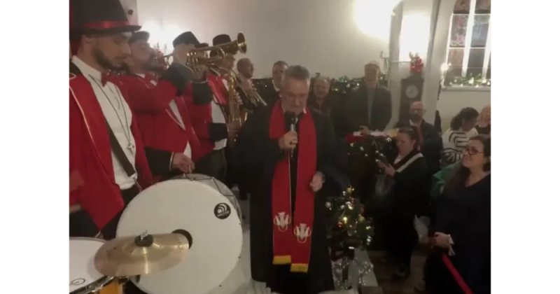 Haydi bütün laikler kiliseye!