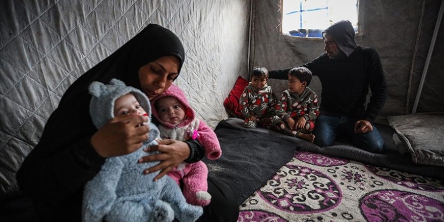 Gazze'de soykırımdan sağ kurtulanlar bu kez çadırlarda hayatta kalmanın savaşını veriyor